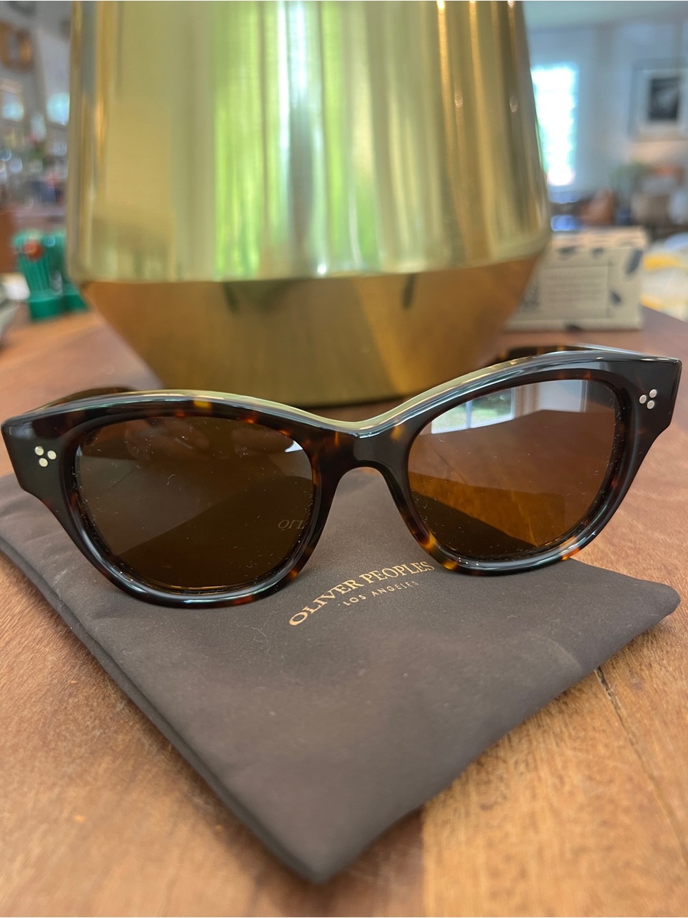 Oliver Peoples Designer Tortoiseshell Eadie Sunglasses with case - Picture 3 of 15